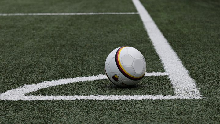 Obstawianie meczów piłki nożnej – czy warto interesować się ofertą zakładów bukmacherskich?