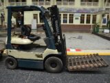 transport wozka widlowego na lawecie